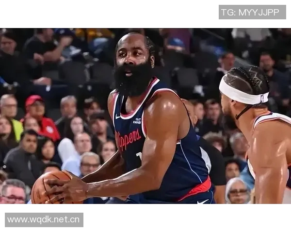 哈登带伤出战引争议卢指导强调尊重球员的比赛意愿